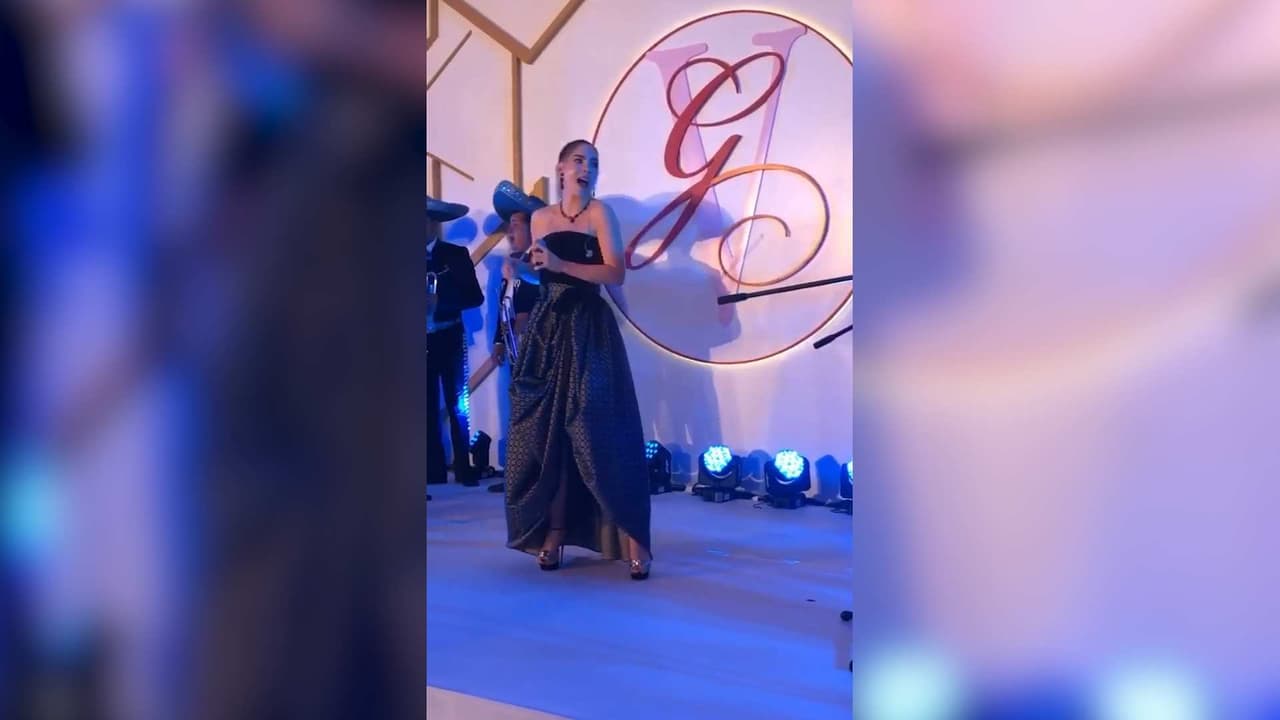 Belinda cumple 20 años de carrera y los celebramos con su interpretación de 'Como Quien Pierde Una Estrella"