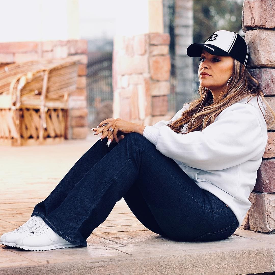 Las gorras y sombreros eran accesorios que llevabs ya sea en el escenario o en sus actividades cotidianas.