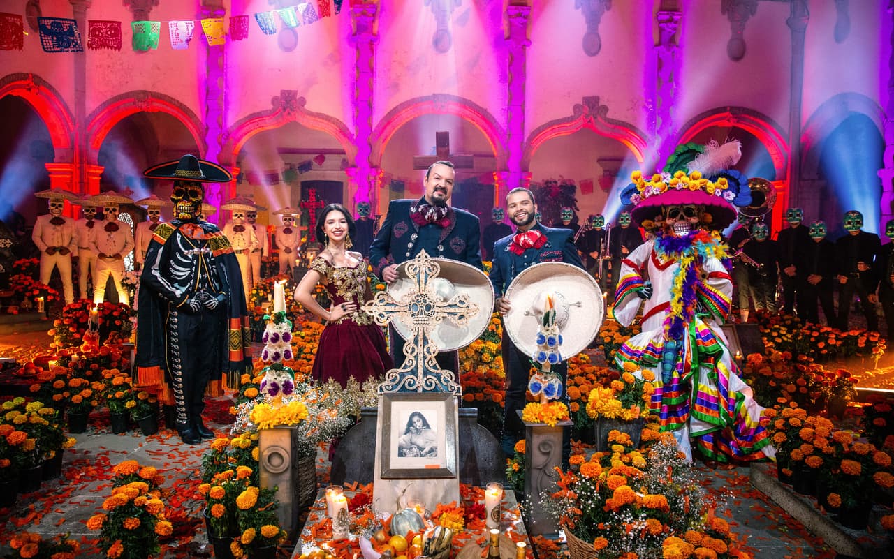 El espectáculo "Mexicano Hasta Los Huesos", protagonizado por Pepe, Ángela y Leonardo Aguilar fue visto el pasado 27 de noviembre en México, Estados Unidos, Centroamérica, Sudamérica y España, y se convirtió en tendencia en Twitter.