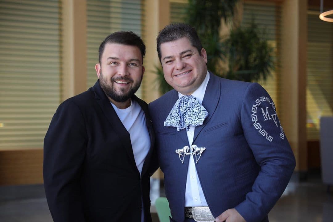 Poncho Lizárraga, líder de Banda El Recodo, y Carlos Martínez, director musical del Mariachi Vargas de Tecalitlán, compartieron sobre algunas de las sorpresas que tendrá la gira.