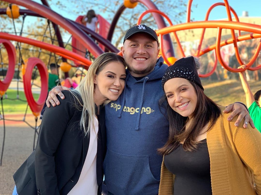 En presencia de miembros de la comunidad de Long Beach, así como de Rosie y Jacqie Rivera, se inauguró hace unos días el Jenni Rivera Memorial Park en honor a la "Diva de la Banda".