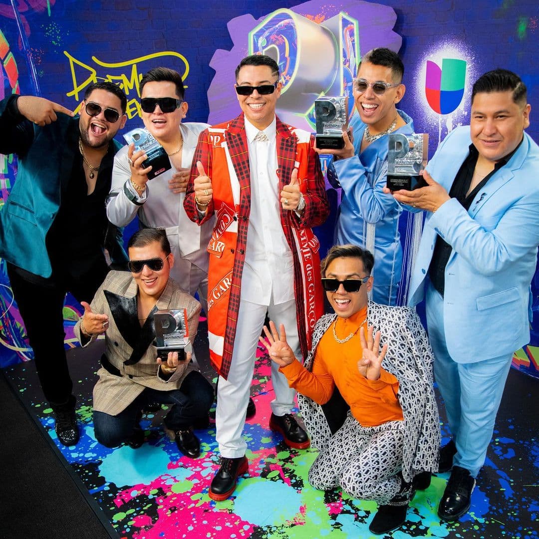 Grupo Firme se lleva cuatro Premios Juventud y los dedican a sus fans y a Cuba