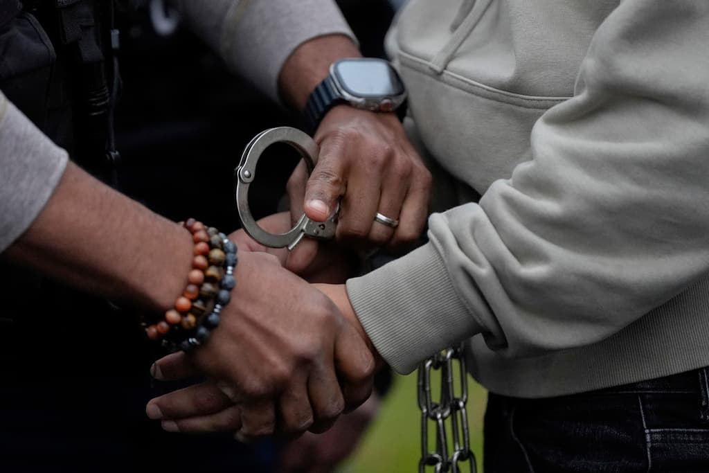 Gobierno regresa a EEUU al inmigrante guatemalteco que deportó indebidamente