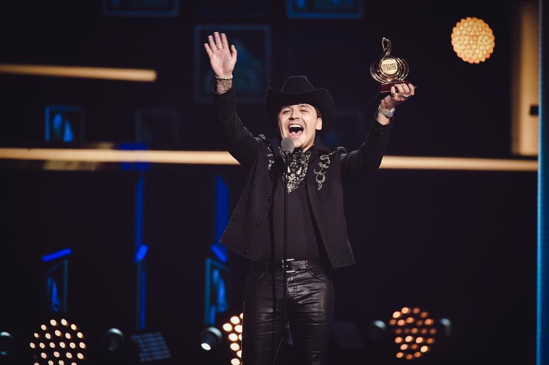 El cantautor dejó atrás a Gerardo Ortiz, Joss Favela, Luis Coronel y Raymix, quienes buscaban el galardón.