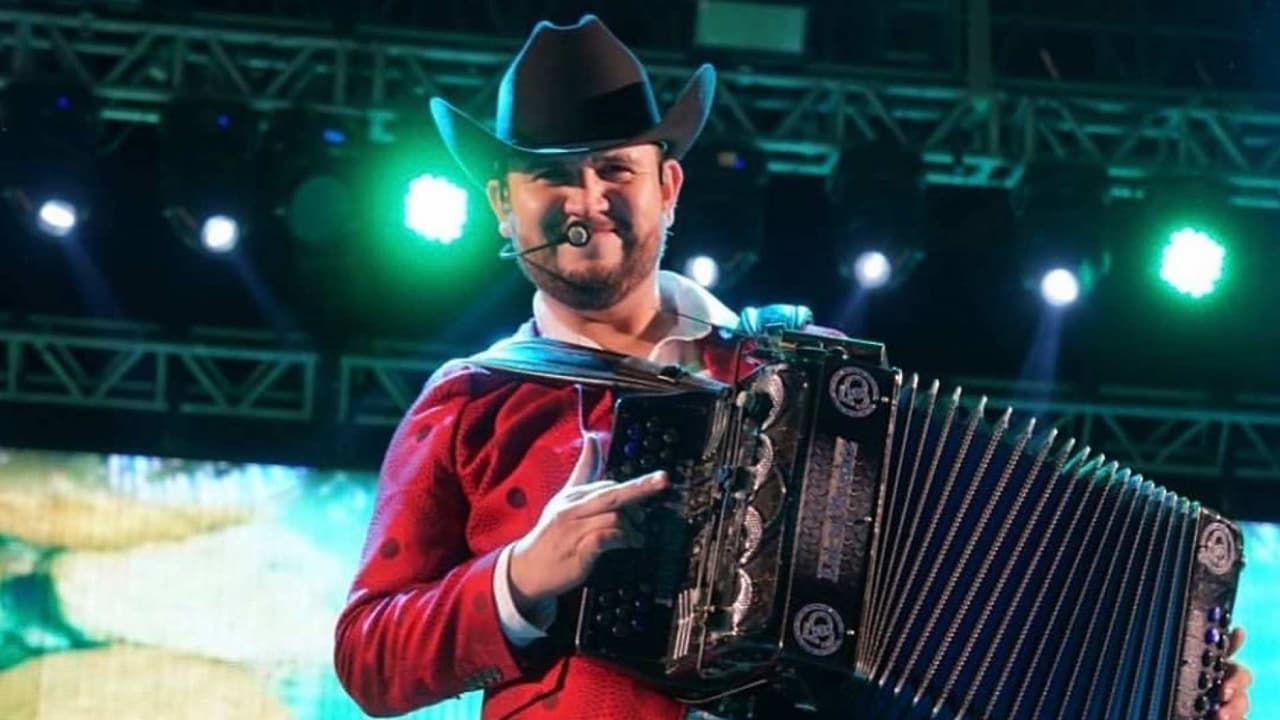 Así suena en vivo 'Que Sea', lo nuevo de Calibre 50 y Joan Sebastian