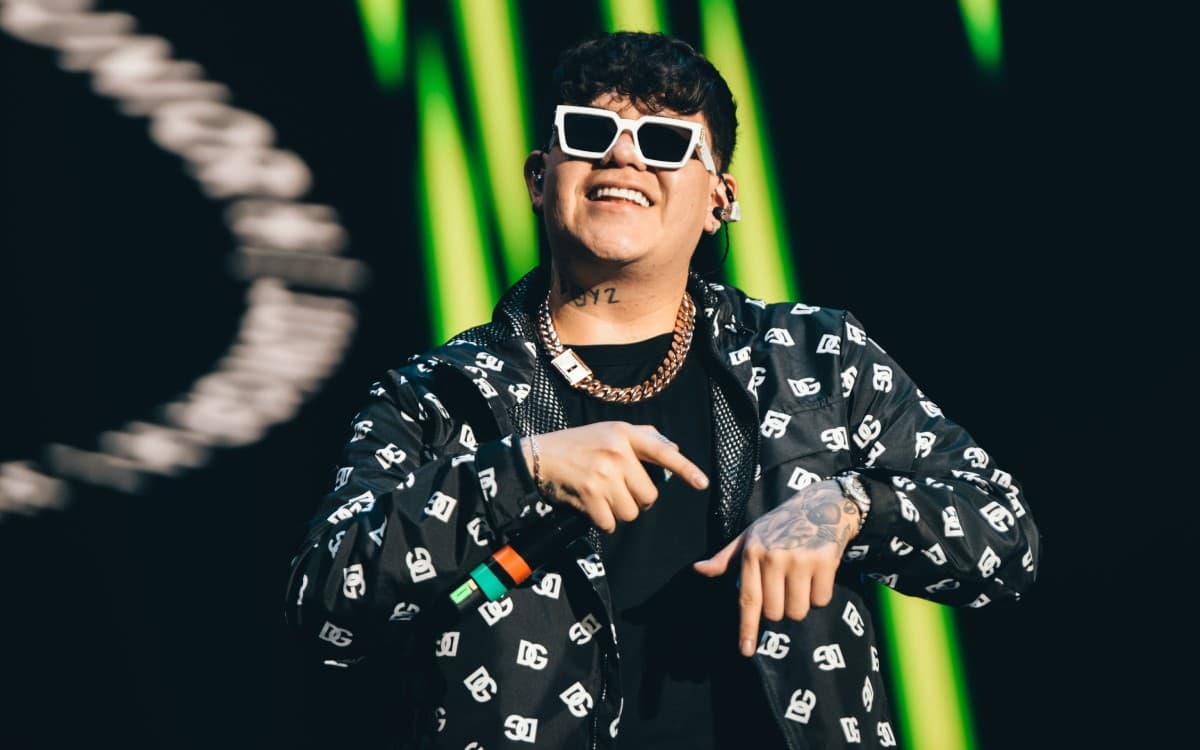El cantante de regional mexicano se presentó en el escenario principal.