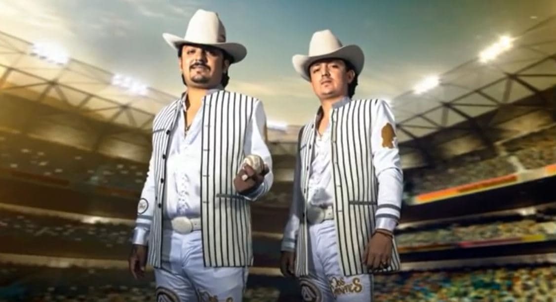 El video de Home Run" fue filmado en el Estadio Revolución de Torreón, Coahuila, estado natal de Los Dos Carnales.
