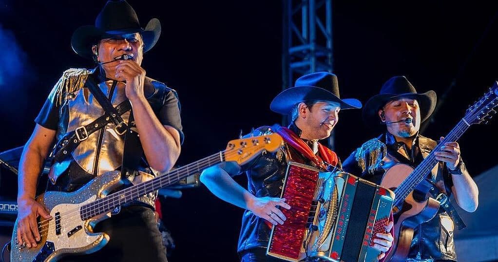 Bronco fue invitado a celebración de Los Auténticos Decadentes