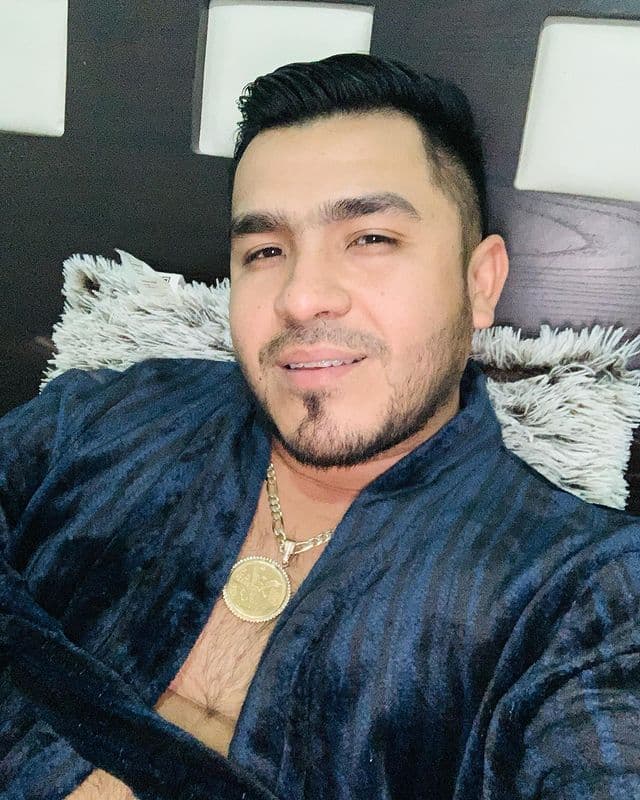 Nacido en La Calera, Guerrero, Gerardo Díaz inició su carrera como artista por azares de la vida.