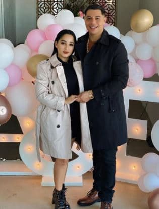 A lo que respondió Daisy Anahy. “Gracias infinitas por mi sorpresa, por todo el amor y tantas vivencias tan bonitas, espero en Dios que siempre nos tome de su mano para que nuestro matrimonio sea eterno, feliz aniversario #6 vida mía @eduincaz te amo”.