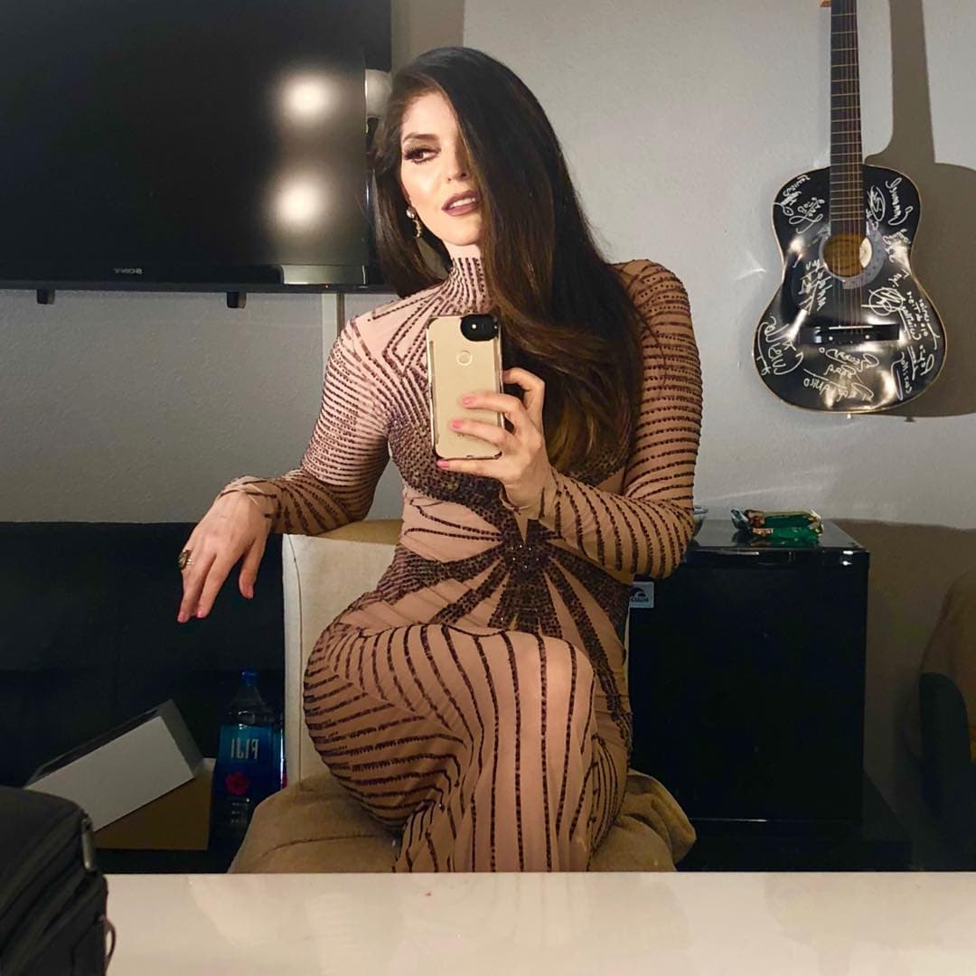 Ana Bárbara presume su espectacular figura en sus redes sociales