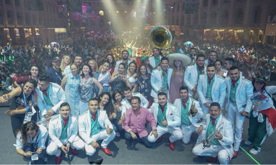 Banda El Recodo conquista a los rusos con su música