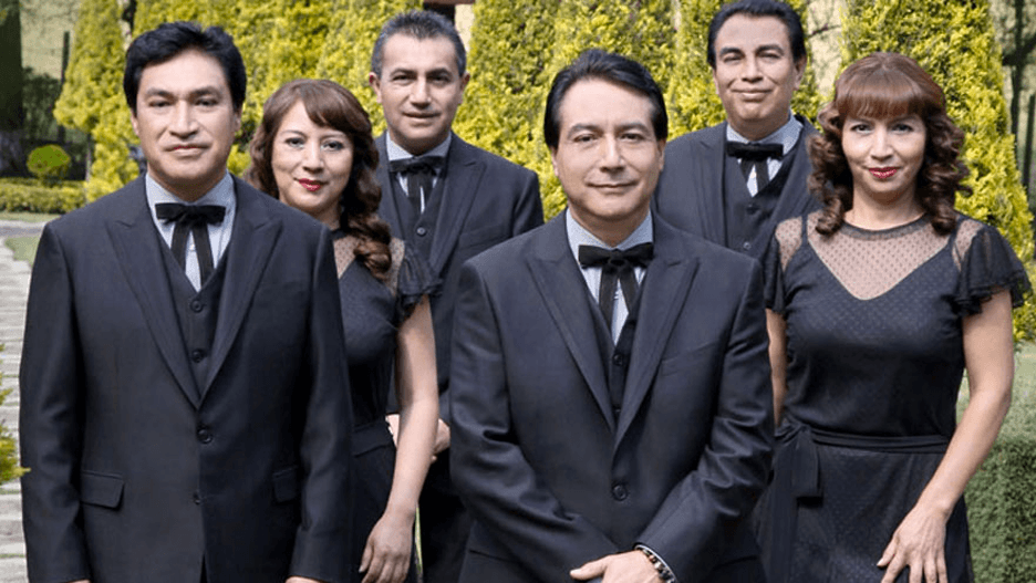 IMAGEN RELACIONADA: Los Ángeles Azules lazan línea de ropa.