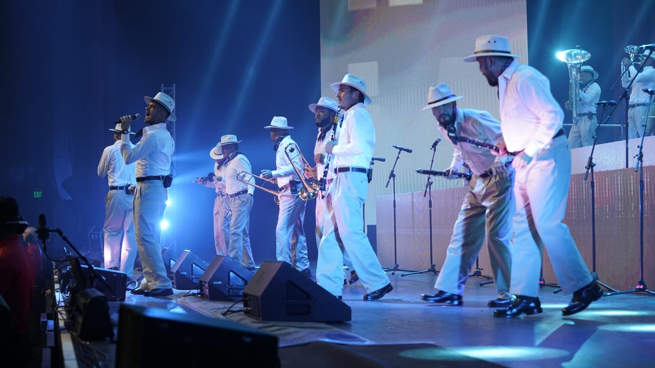 Las agrupaciones se presentaron con un show de tres horas en el que, además de música, presumieron múltiples cambios de vestuario.
