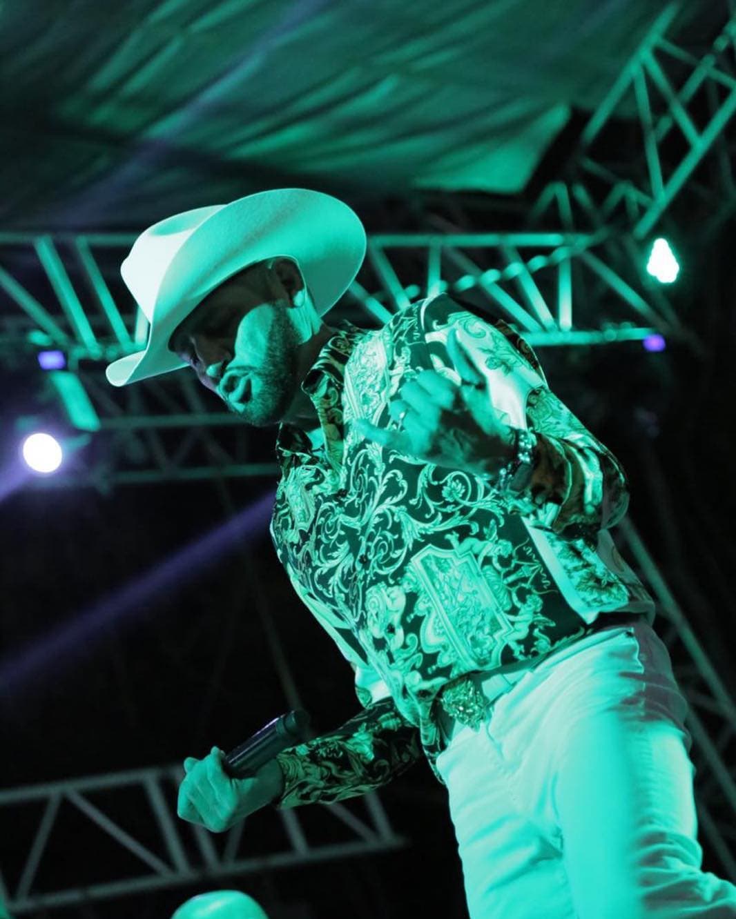 Pancho Barraza se encuentra en su gira "Un Sueño", nombre también de su más reciente producción discográfica.