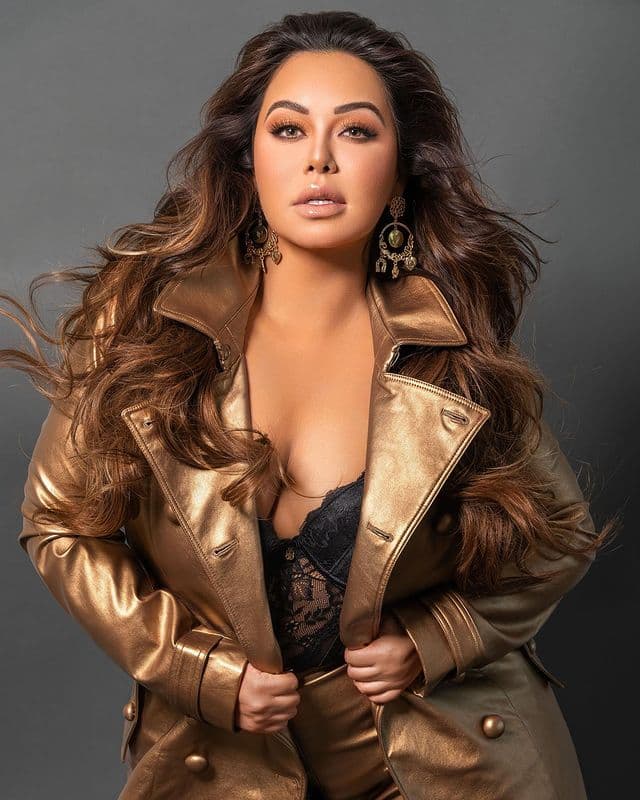 Chiquis. Gracias a su faceta como "influencer", la hija de Jenni Rivera posee más de 4.4 millones de followers en la red social lo que la coloca como una de las artistas de la familia del regional mexicano más posicionadas.