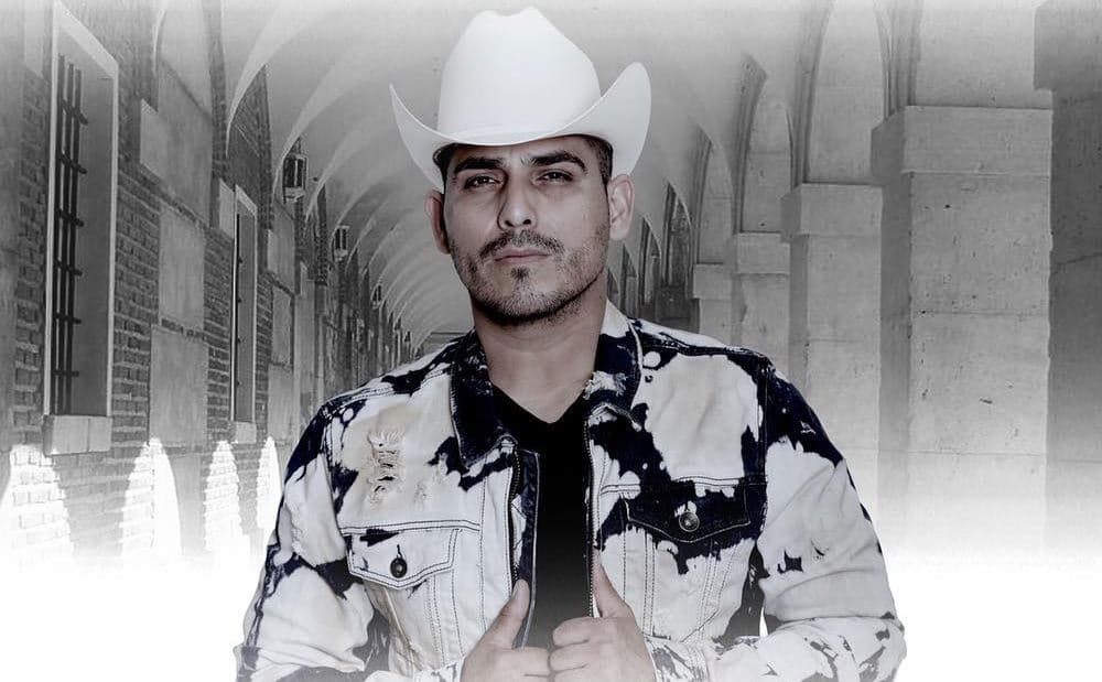 Espinoza Paz llega con tema a complicarlo