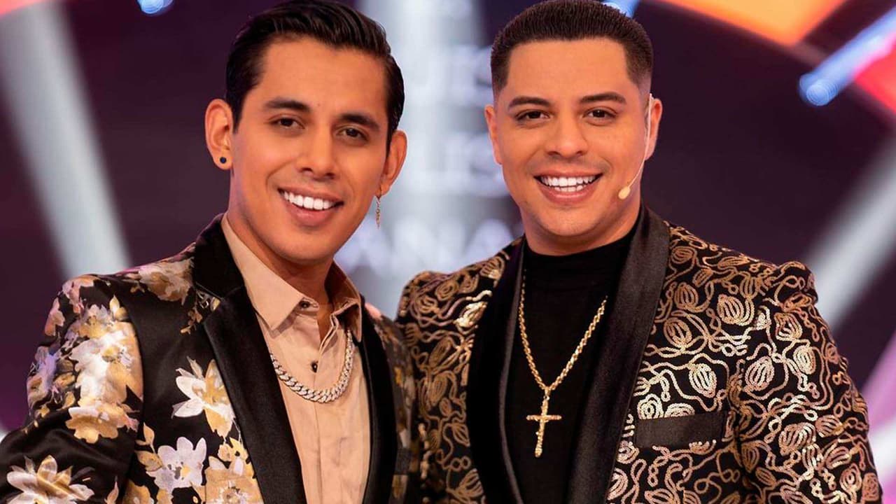 Eduin Caz graba durmiendo a su hermano durante una fiesta: ’Ya se dobló’