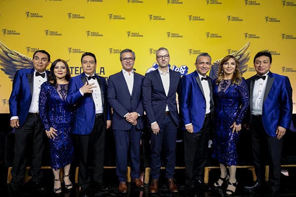 Los Ángeles Azules aseguraron que "El Ángel Que Nos Une" es un homenaje a todos aquellos que se encargan de organizar las celebraciones.