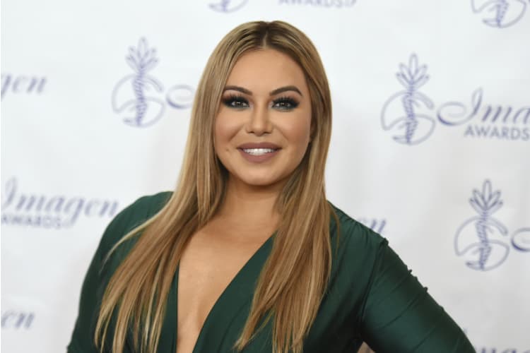 Chiquis Rivera y Lorenzo Méndez están comprometidos