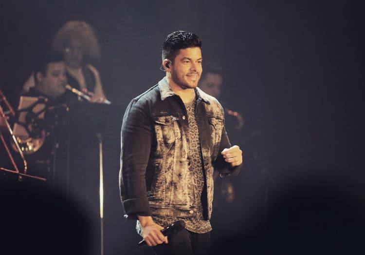 Jerry Rivera tuvo un accidente en Ecuador