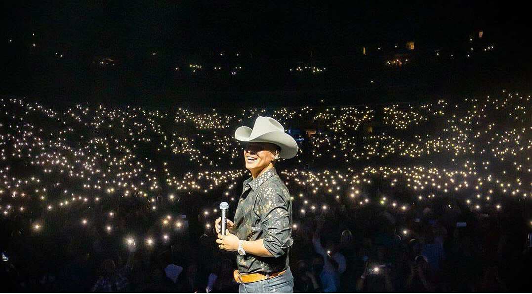 Grupo Firme finalizó con gran éxito sus siete conciertos en el Staples Center