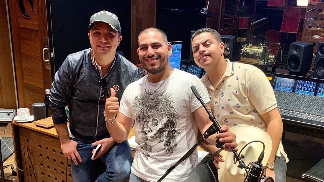 Espinoza Paz y Grupo Firme preparan una nueva colaboración