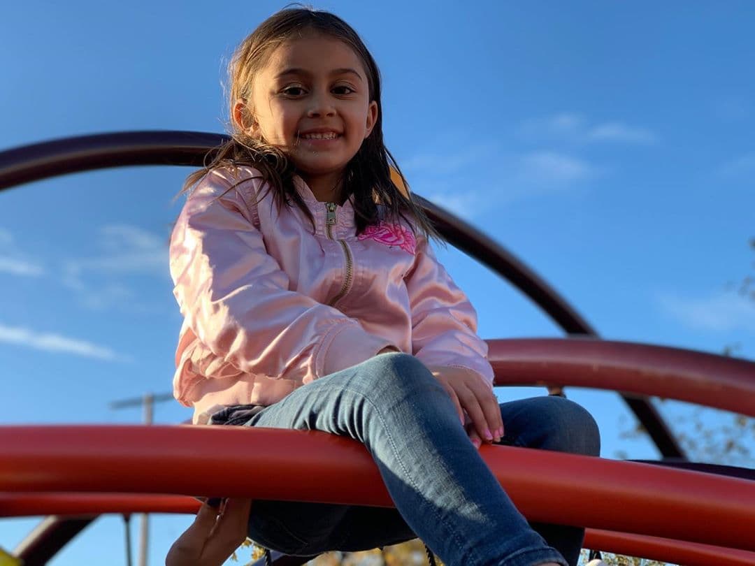 "Gracias a la ciudad de Long Beach y a todas las personas que hacen que todo esto sea una realidad y así mismo, mantienen vivo el recuerdo de Jenni Rivera, La Reina de Long Beach", publicó Rosie Rivera en sus redes sociales.