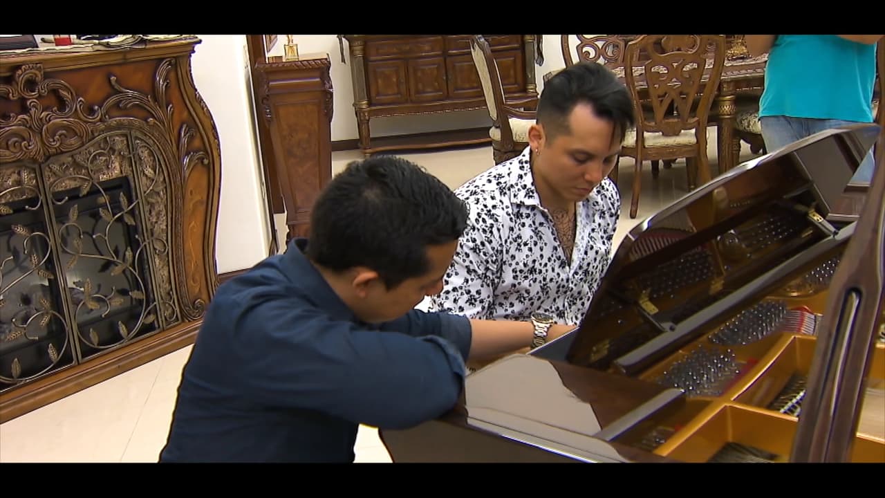 Las clases de piano y golf de Edwin Luna