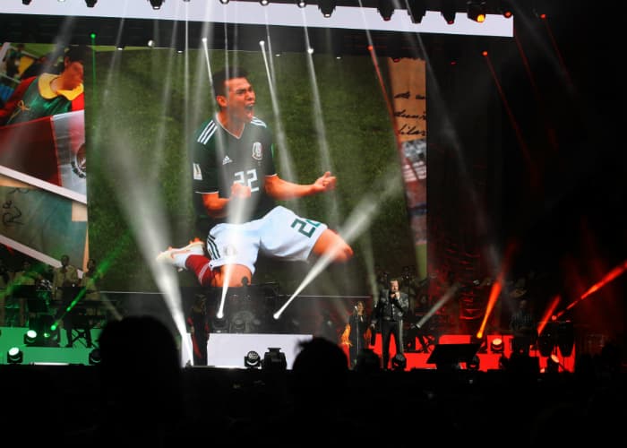 Pepe Aguilar también festejó el triunfo de México ante Alemania