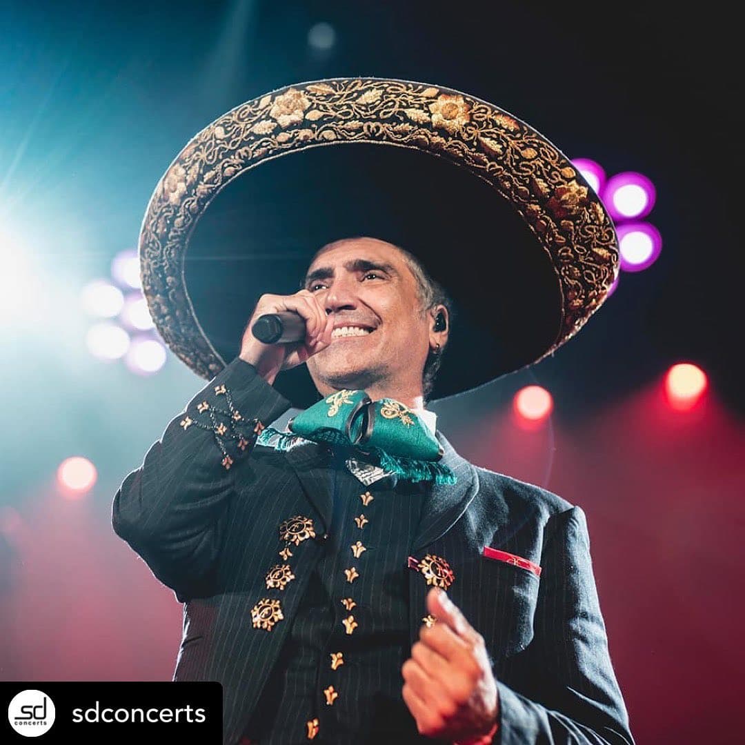 Con su nuevo tour, Alejandro Fernández se presentará seis veces en el Auditorio Nacional.