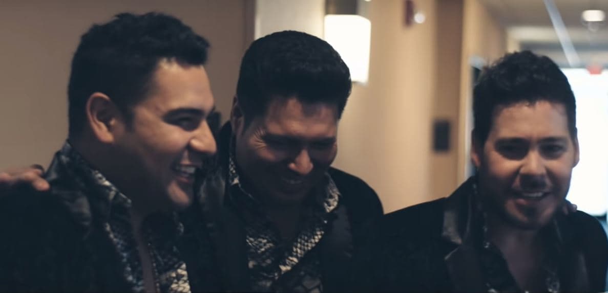 "Me Vas A Extrañar" también tiene hasta el momento más de 420 millones de vistas en YouTube.