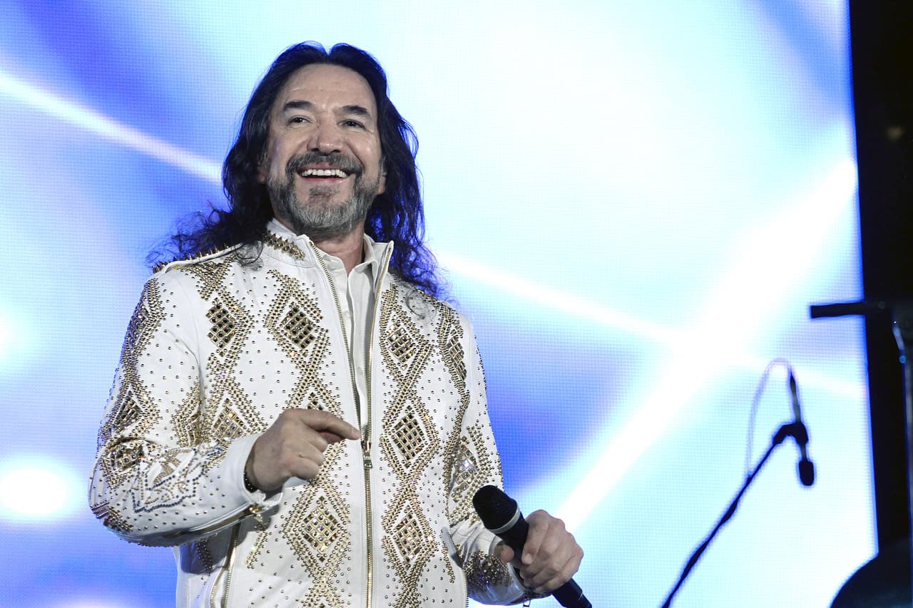 Marco Antonio Solís se ha convertido en uno de los grandes referentes de la música mexicana, con sus canciones ha enamorado al público hispanohablante.