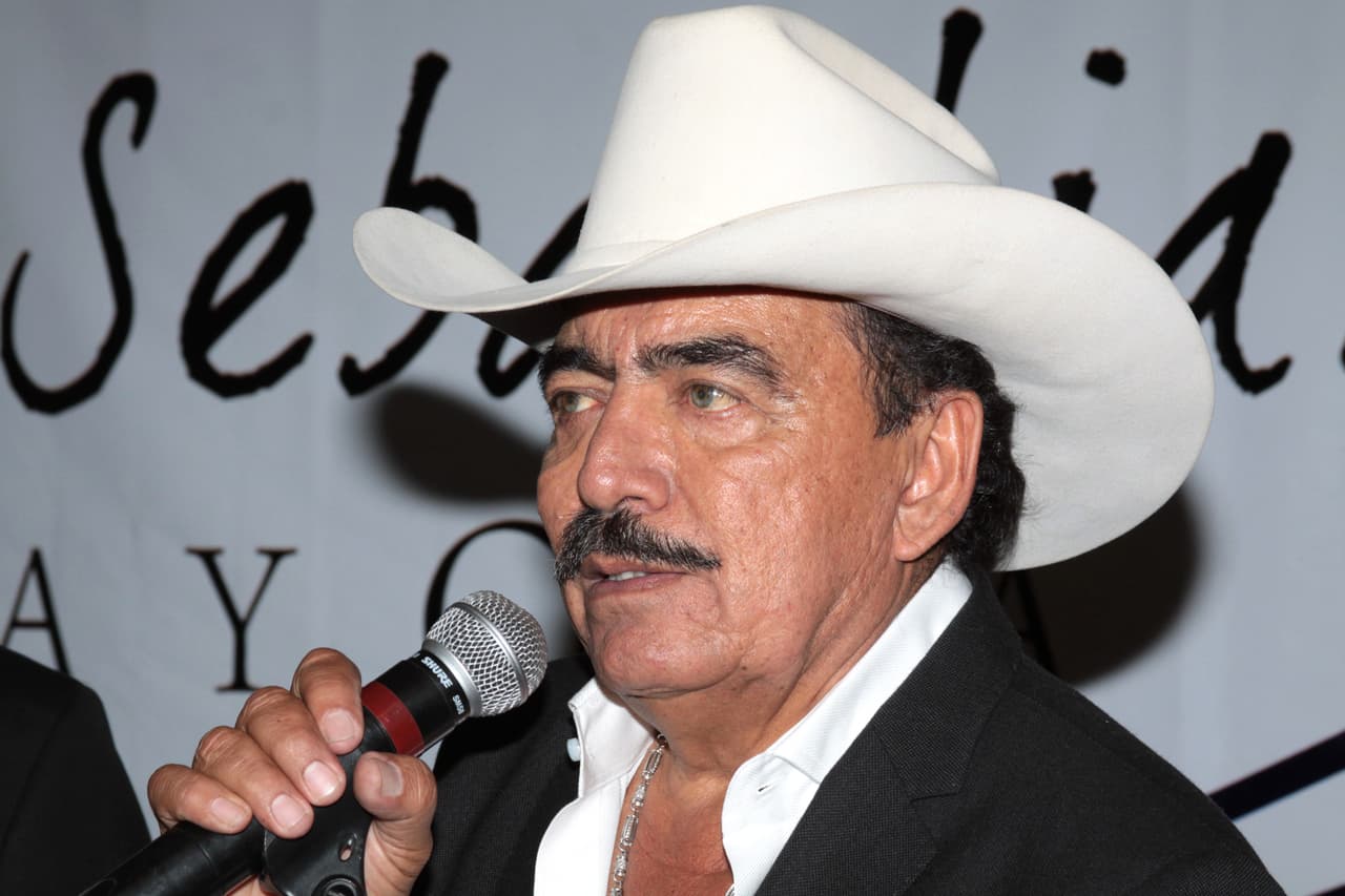 Su vida ha sido asociada al número 13. Por ejemplo, tuvo 8 hijos con 5 mujeres que sumando sale el número 13. Su guitarra tenía 13 corazones dibujados. Si uno cuenta la letras de Joan Sebastian son 13 letras. Recibió su primera guitarra de manos de su padre con 13 años y murió el 13 de julio.