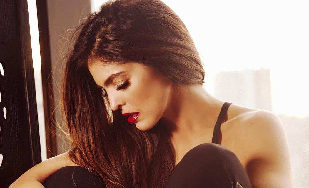 Ana Bárbara continúa aislada y bajo tratamiento médico