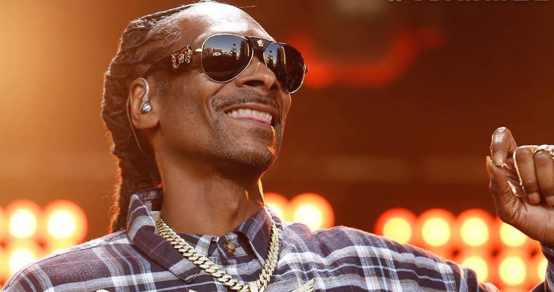 Snoop Dogg vuelve a rendirse ante el regional mexicano