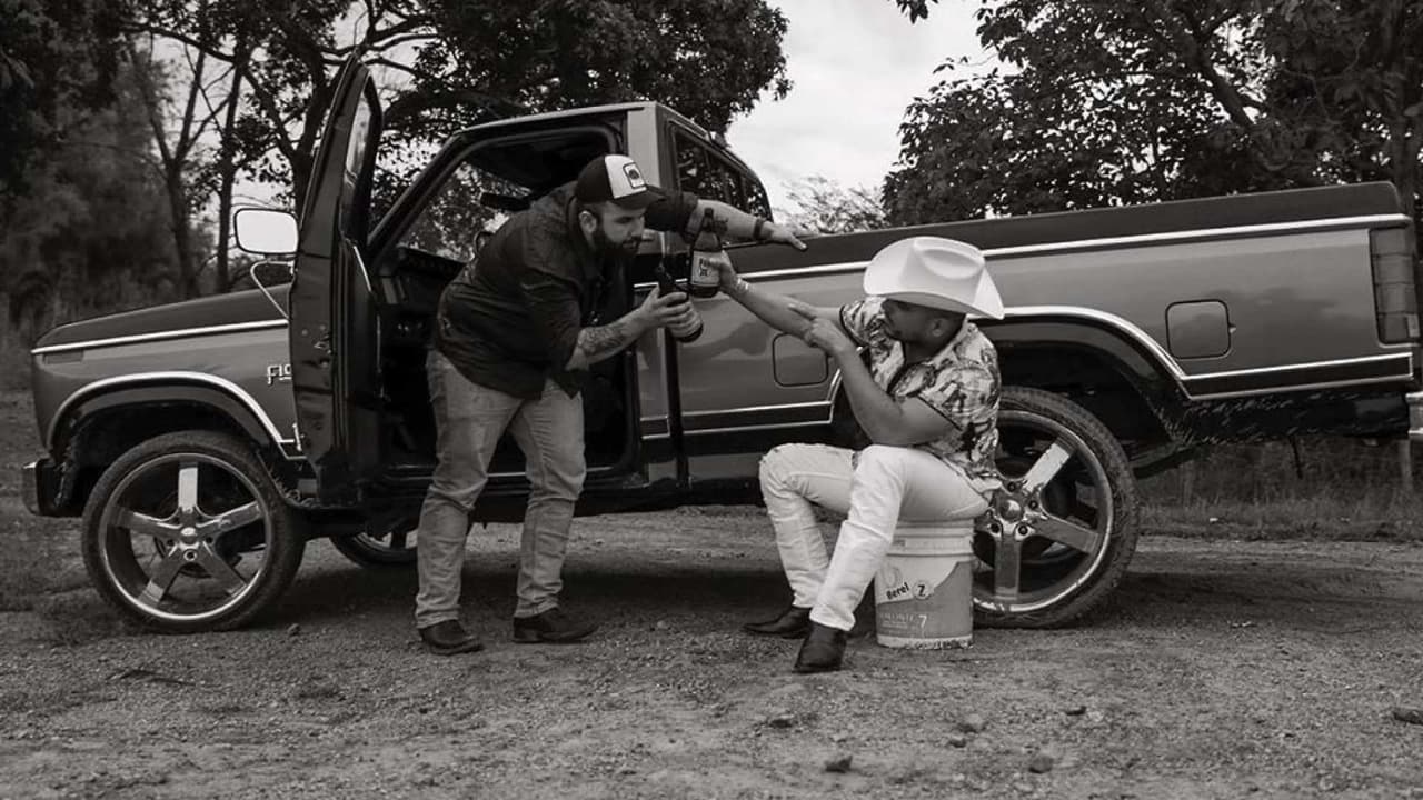 Así grabaron Carín León y Espinoza Paz el video de su dueto