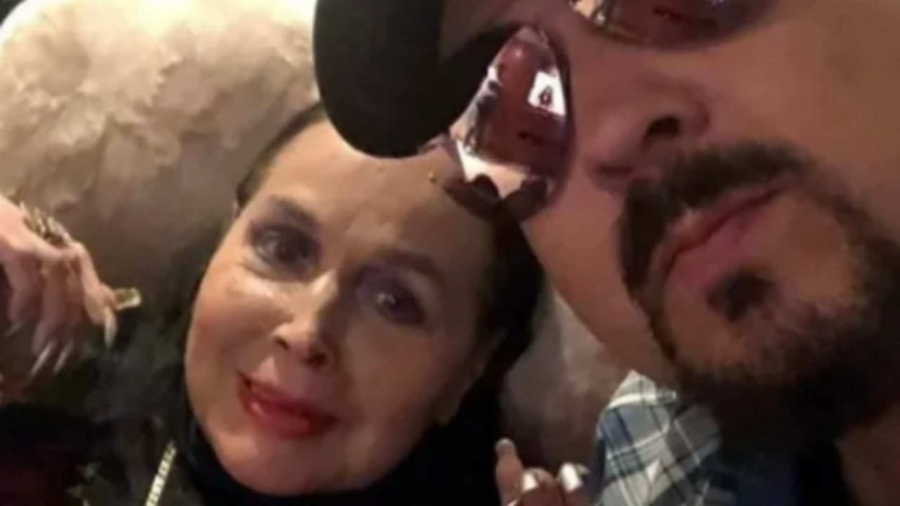 Con emotivas fotografías, Pepe Aguilar se despide de su madre, Flor Silvestre, tras su fallecimiento