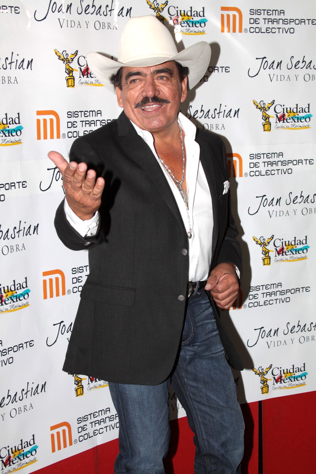 Joan Sebastian nació el 8 de abril de 1951, en Juliantla, Guerrero.