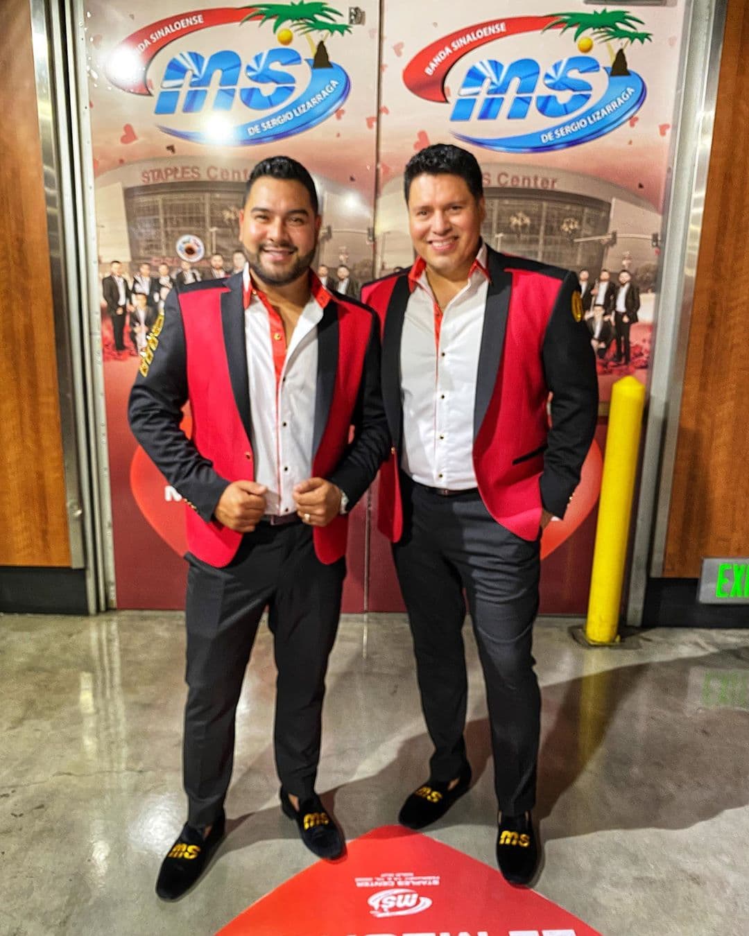 Alan Ramírez y Walo Silvas, cantantes de Banda MS de Sergio Lizárraga.