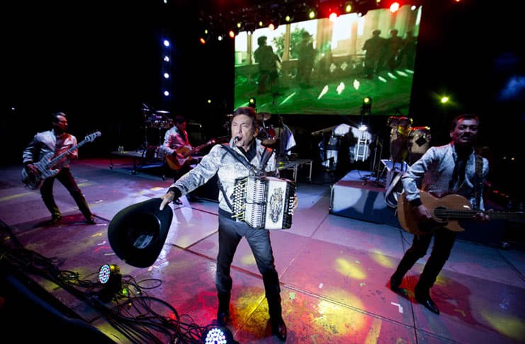 Los Tigres del Norte se presentan en legendario recinto