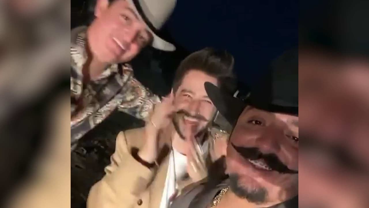Los Dos Carnales presumen su encuentro con Camilo y lo presentan como su tercer carnal