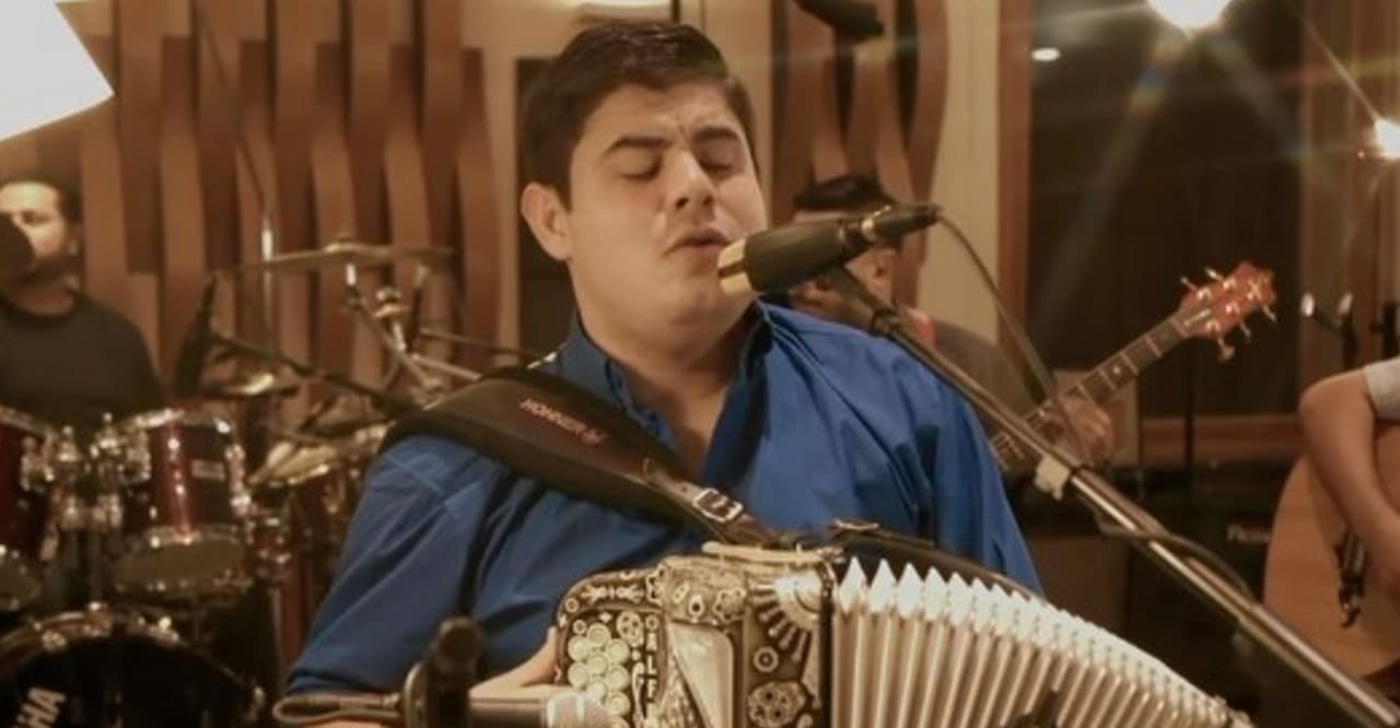 Alfredo Olivas estrena el disco 'De Polo a Polo' y estas son sus canciones