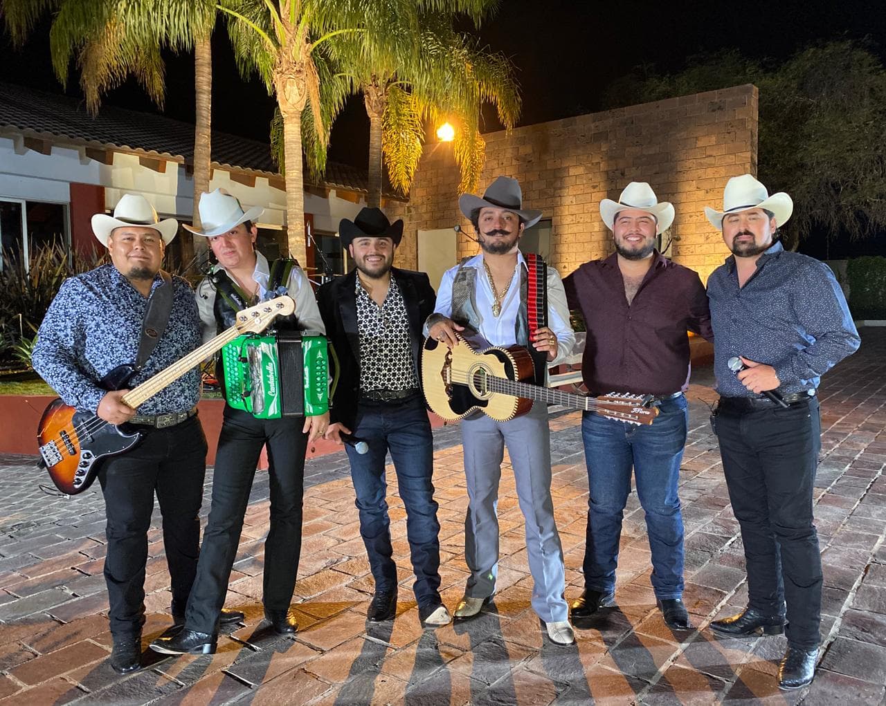Los Dos Carnales y Gerardo Ortiz.