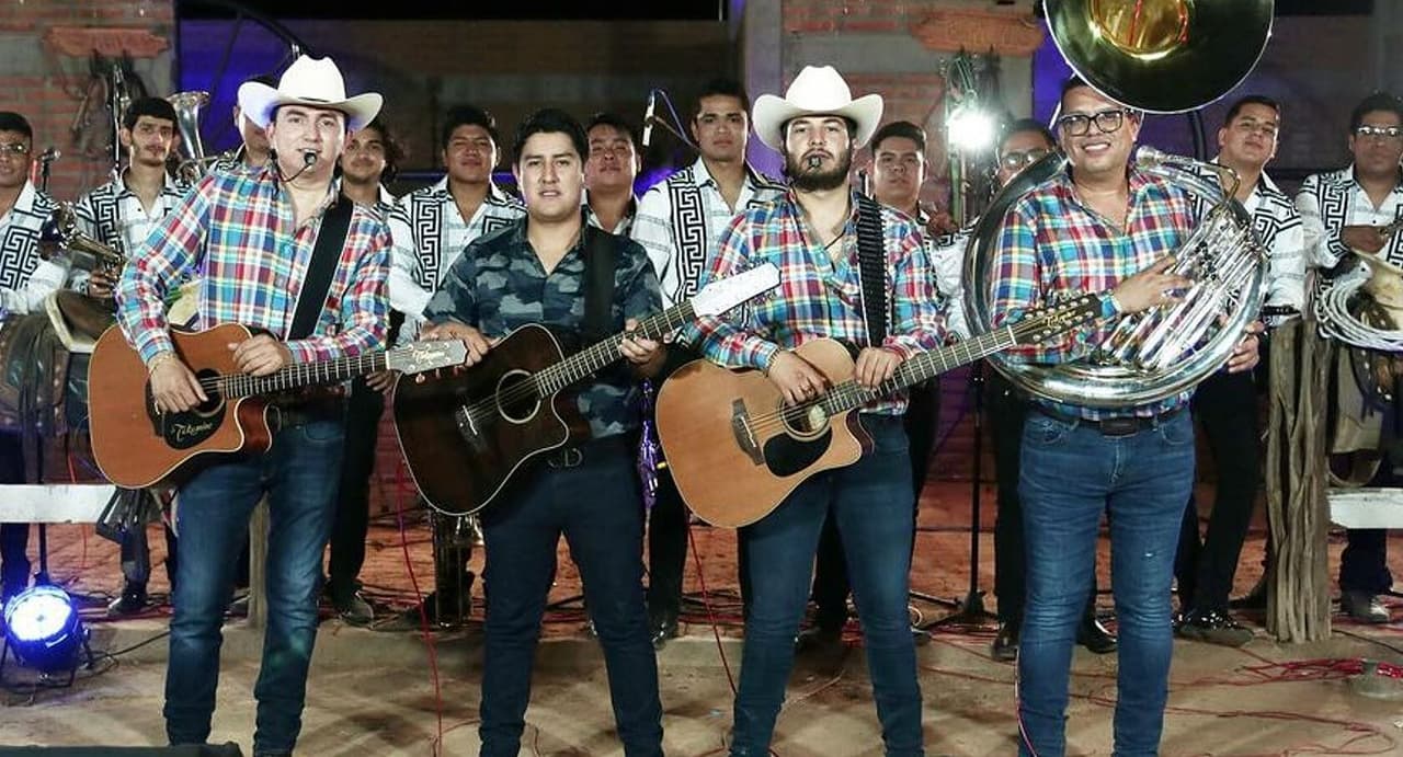 Los Plebes del Rancho estrenan tema junto a Julián Camacho