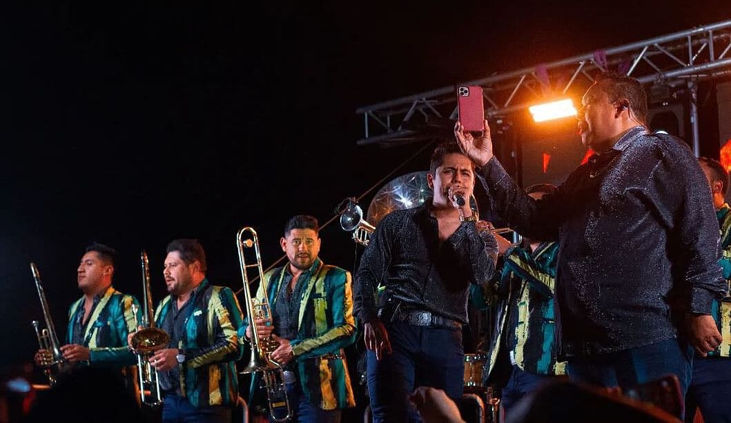 Banda Los Sebastianes estrena 'Pura Pisteadera', su disco en vivo