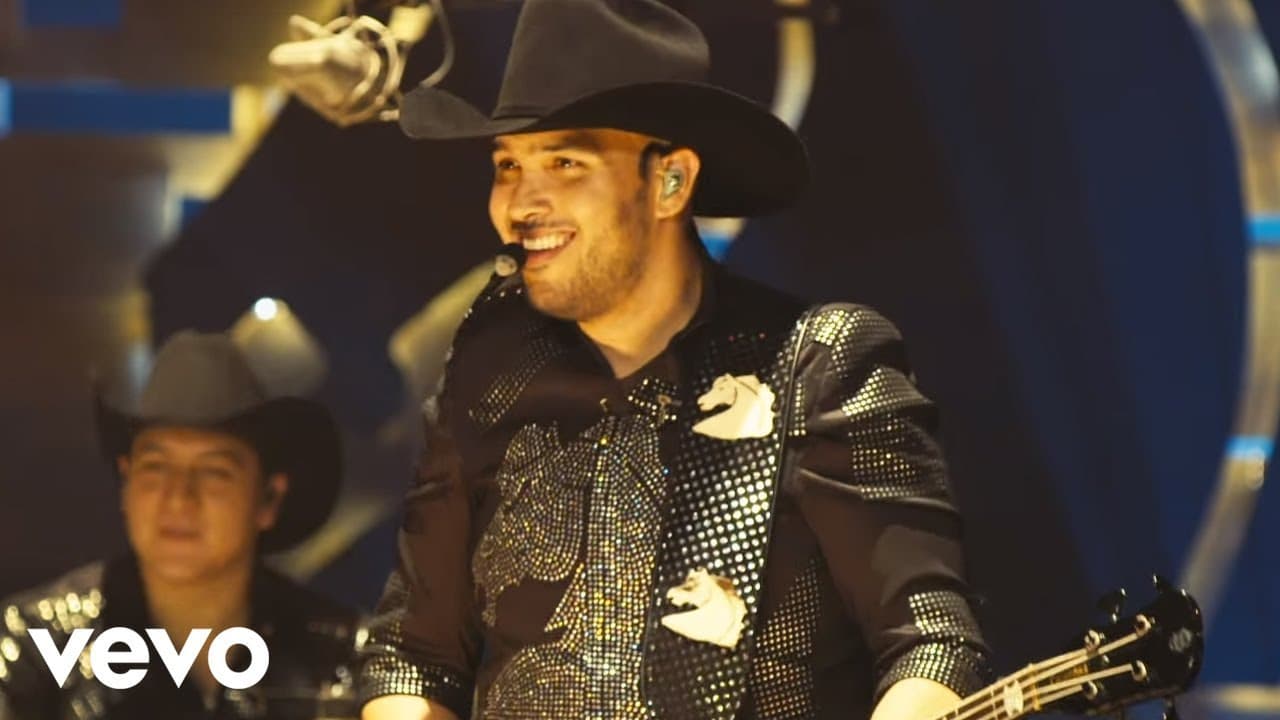 "Si Te Vuelves A Enamorar". Este video es extraído del exitoso álbum "Primera Fila", de 2017. Suma más de 96 millones de reproducciones en YouTube. El tema salió originalmente en el disco "Bronco Amigo", de 1990.