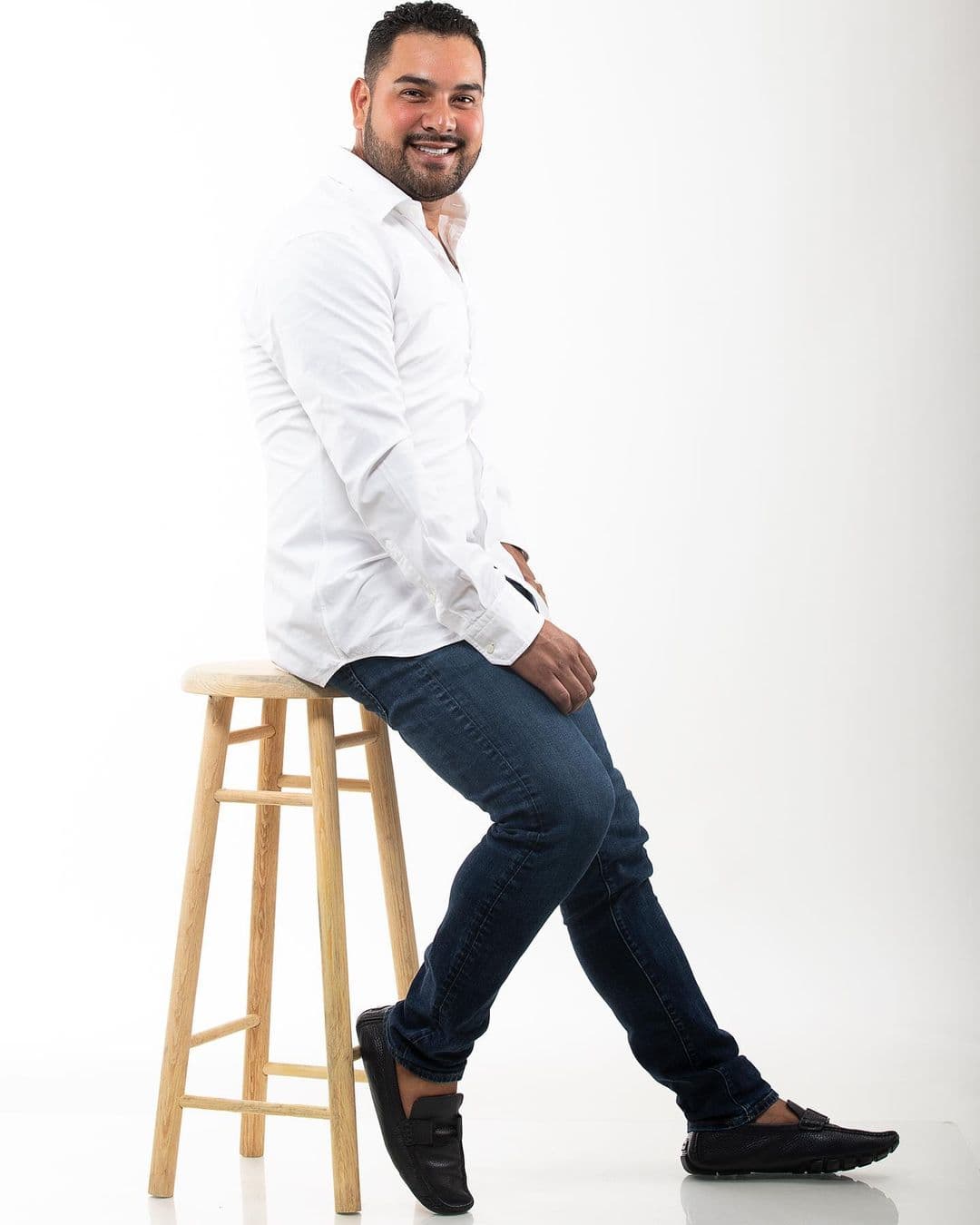 Alan Ramírez protagoniza el video de "Cerrando Ciclos", composición de Edén Muñoz, líder de Calibre 50.