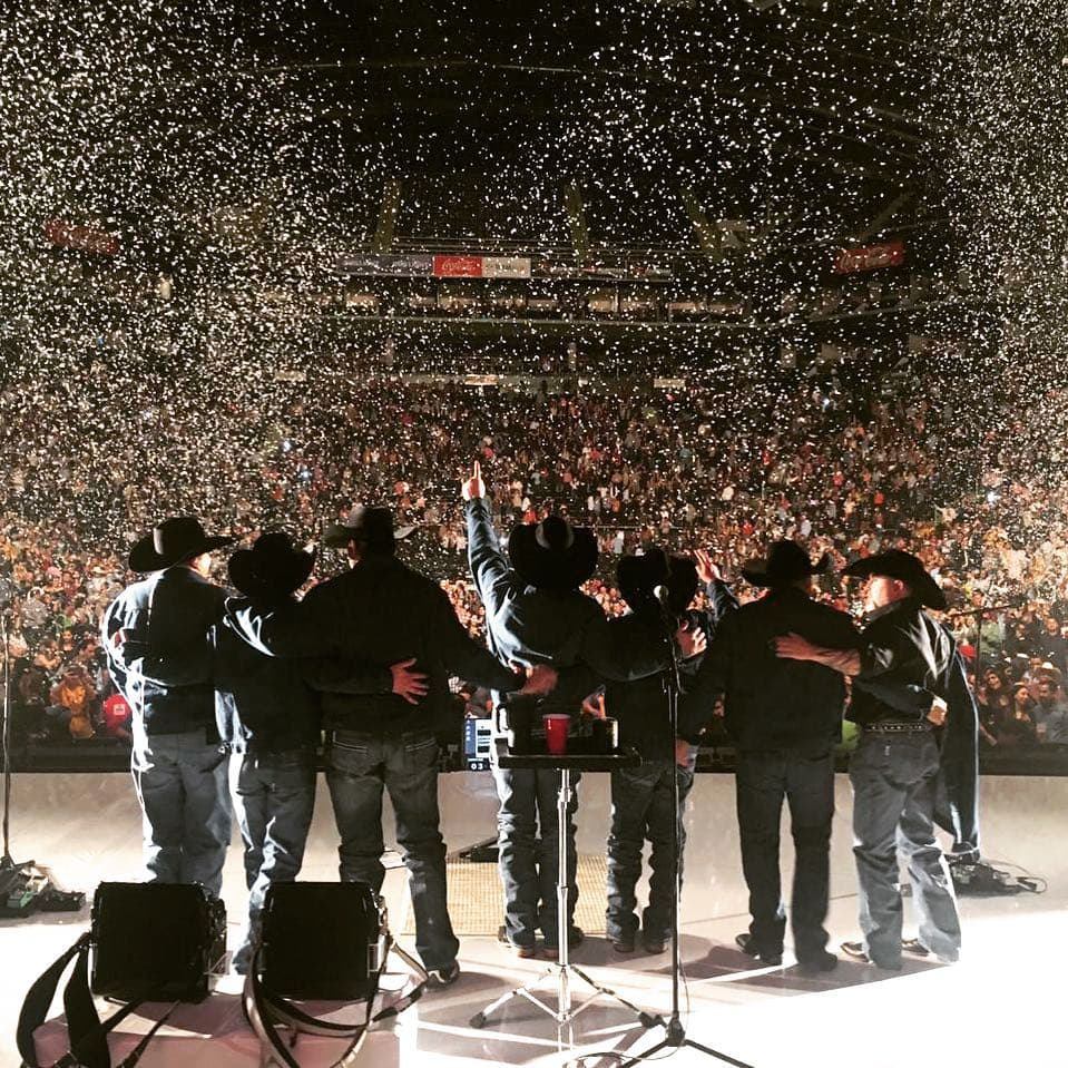 Intocable la arma en la Arena Monterrey