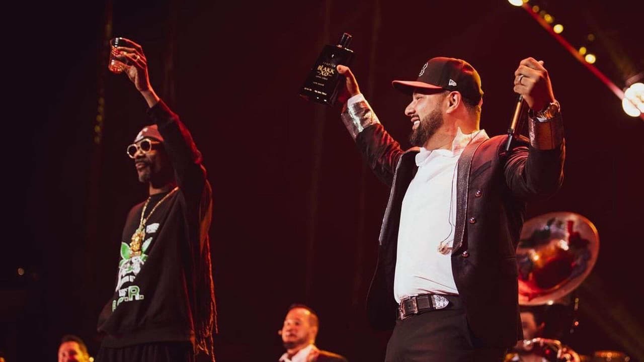 Snoop Dogg rinde homenaje a Vicente Fernández en concierto de Banda MS